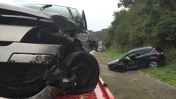 Siete heridos en un nuevo choque frontal en la carretera del Asón