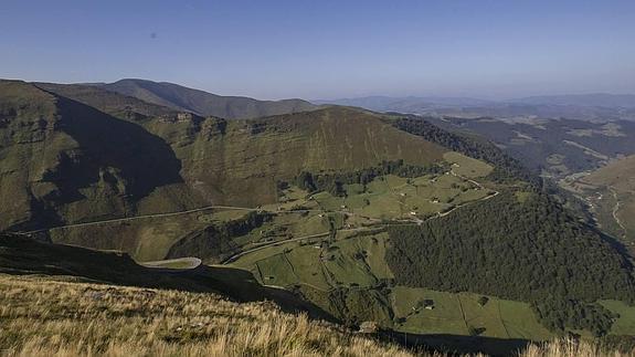 El alcalde de Vega de Pas pedirá a Revilla recuperar el proyecto del Mirador