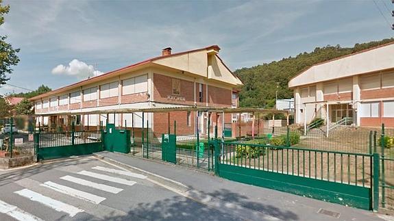 Castro facilita el transporte a los estudiantes que viven lejos de sus centros educativos