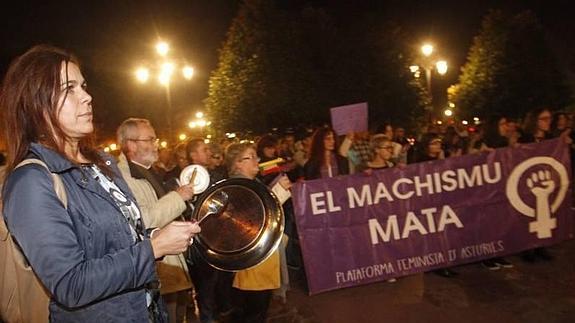 El homicida de Oviedo mató a su mujer al menos tres días antes de entregarse