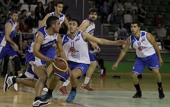 El Pas Piélagos, colíder de la Liga EBA tras ganar al Clavijo