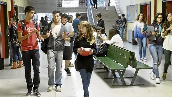 La UC atraerá docentes de prestigio mundial a Derecho