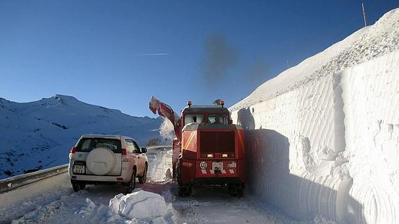 Obras Públicas activa para el fin de semana un dispositivo especial ante la previsión de nieve
