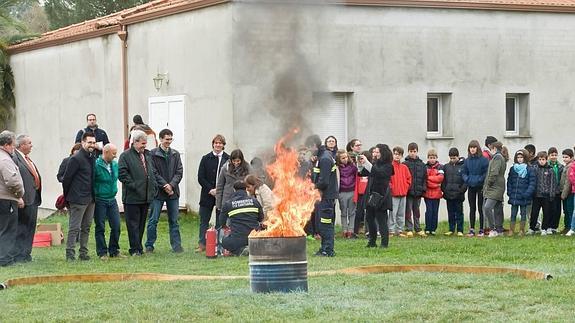 Los niños de Colindres abren la X Semana de la Prevención de Incendios