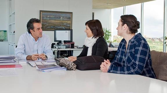 Los Corrales solicita a Industria "comunicación directa" para afrontar los problemas laborales en Buelna