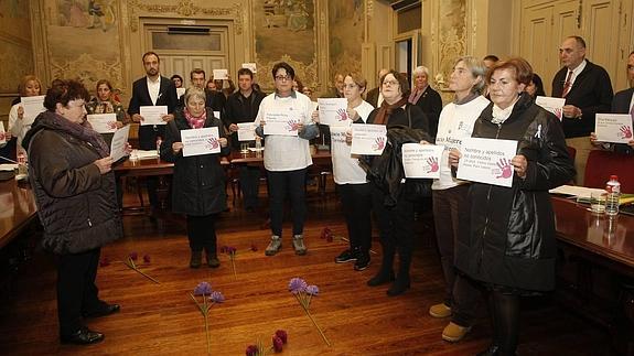 Torrelavega también le retira honores a Franco