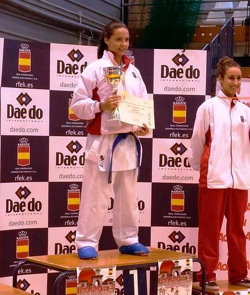 La nojeña Carlota Fernández, campeona de España Sub-21 de Kárate