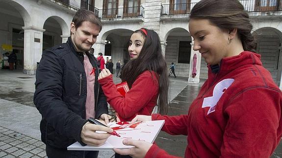 Cantabria ha registrado este año 13 nuevos casos de contagio por sida