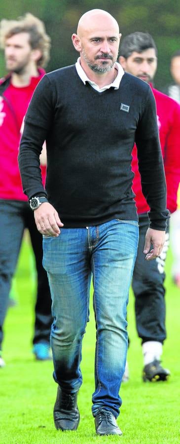 Esteban Torre se enfada con Pedro Munitis