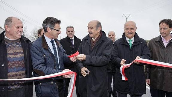 Inaugurada la carretera entre Matamorosa y Suano