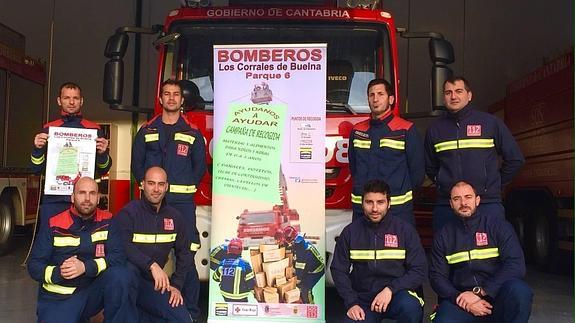 Bomberos del 112 recogen productos para ayudar a los niños de Los Corrales