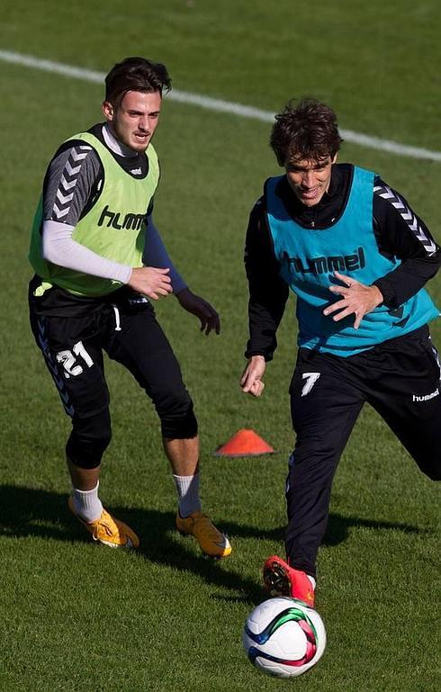 Álvaro Peña da el susto y se retira cojeando de La Albericia