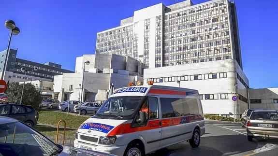 El traslado de pacientes de la Residencia Cantabria a Valdecilla comienza este martes