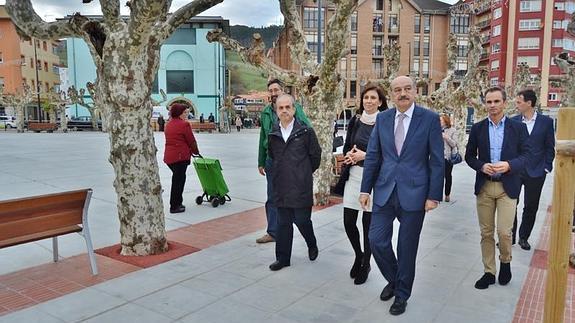 Los Corrales estrena la nueva Plaza de la Constitución