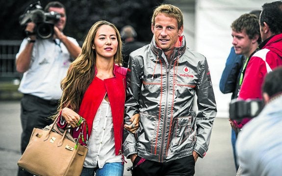 El piloto de Fórmula 1 Jenson Button se separa al año de casarse