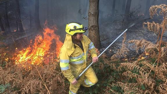 Continúan activos quince de los dieciocho incendios
