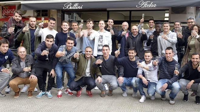 Brindis por el ascenso