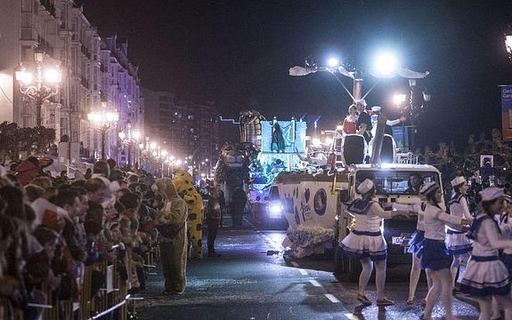 Unos 200 niños participan en el concurso de dibujo de Cabalgata de Reyes de Santander