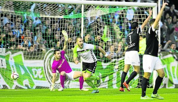 Munitis recupera a cinco futbolistas para recibir el domingo al Celta B