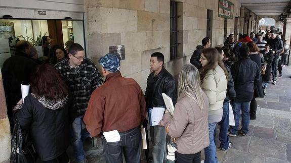 Cantabria, la comunidad autónoma donde menos bajó el paro en 2015