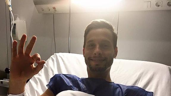 Sergio Canales, operado con éxito de su rodilla