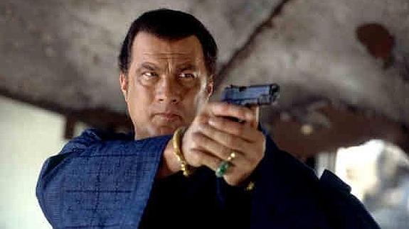 El actor estadounidense Steven Seagal recibe la ciudadanía serbia