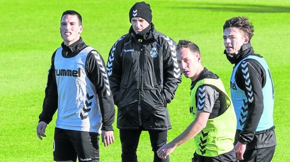 El Racing y las peñas cierran filas en torno a Munitis tras los pitos