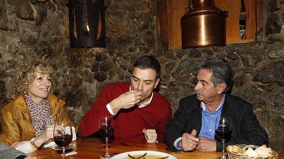 Pedro Sánchez se va de vinos con Revilla y Díaz Tezanos