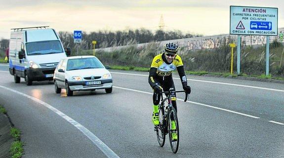 Tráfico reducirá la velocidad máxima en las carreteras más utilizadas por ciclistas