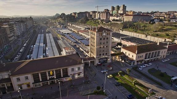 Fomento y Ayuntamiento acuerdan para febrero el inicio efectivo de la reordenación ferroviaria