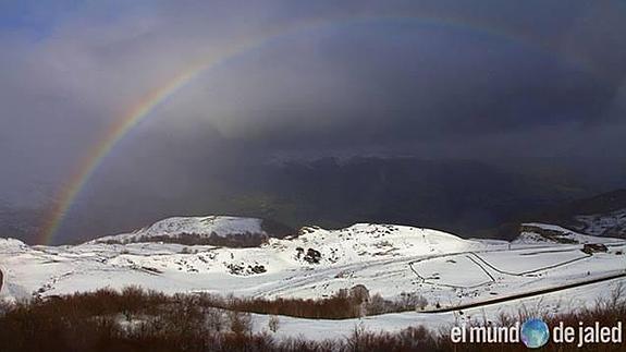 Espectacular arcoiris desde el Portillo de la Sía en el Valle de Soba