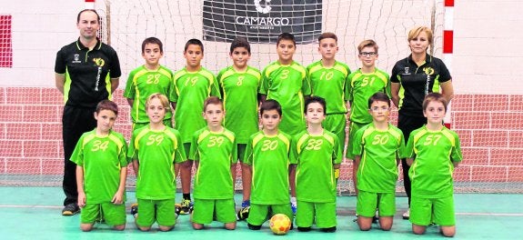 Los alevines del Camargo Balonmano, invictos