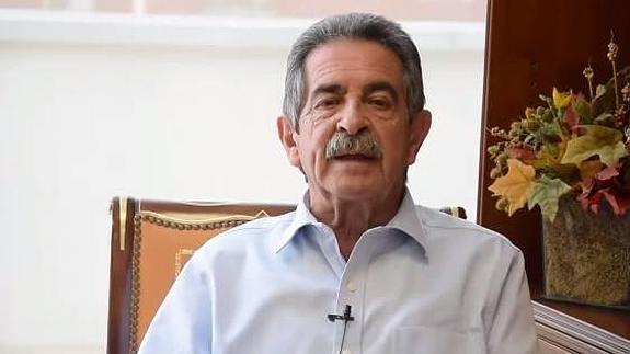 Los consejos de Revilla al Rey para elegir presidente