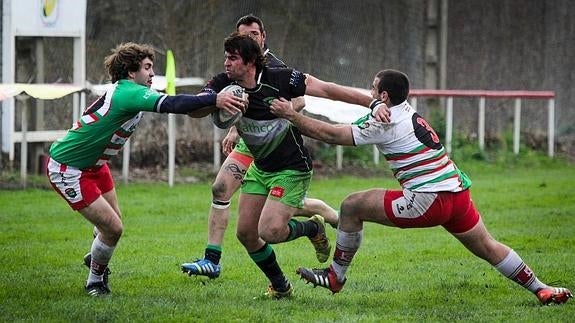 El Bathco gana en medio del vendaval