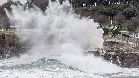 La alerta por el temporal se centra ahora en el mar