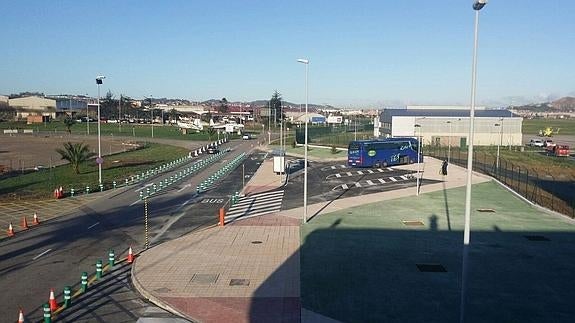 El aeropuerto Seve Ballesteros estrena dársena de autobuses