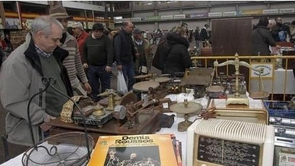 Torrelavega acoge el mayor mercadillo de Cantabria de segunda mano