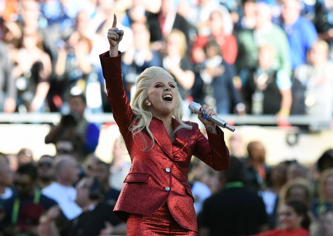 Lady Gaga triunfa en la Superbowl