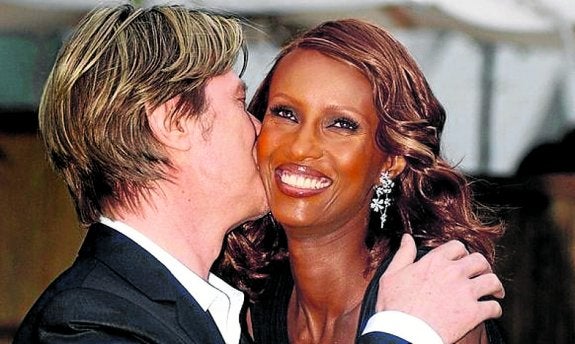 Las primeras palabras de Iman tras un mes sin Bowie: "Amor y gratitud"