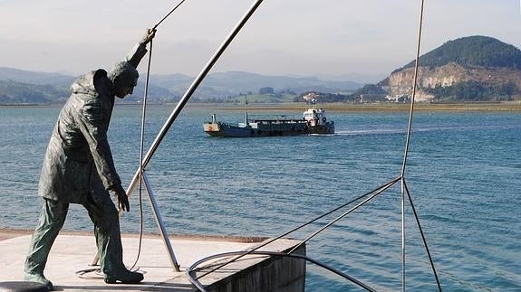 El dragado del puerto de Santoña comenzará "en dos o tres semanas"