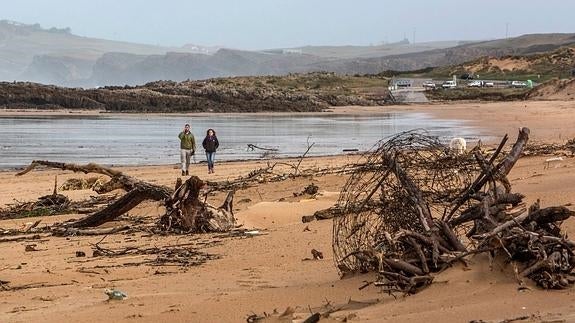 El temporal descarna las playas
