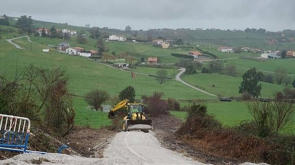 El Ayuntamiento ultima la recuperación del camino de Puente Avíos