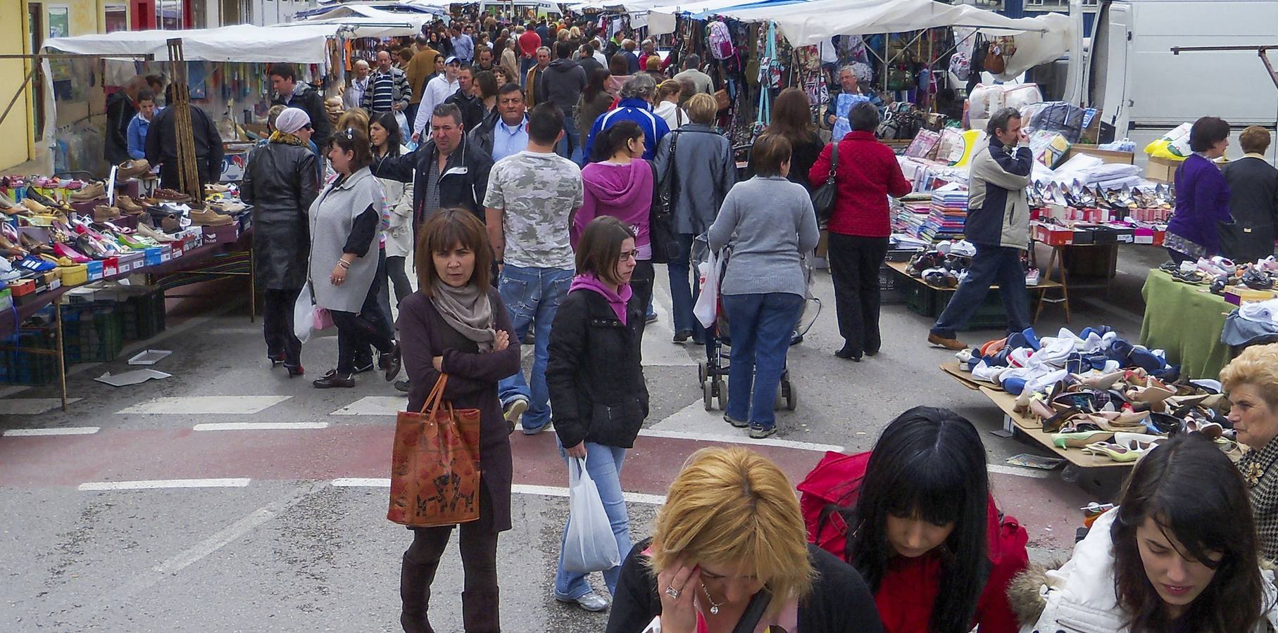 Detenidas dos mujeres por el robo de 12 carteras en el mercadillo de Cartes