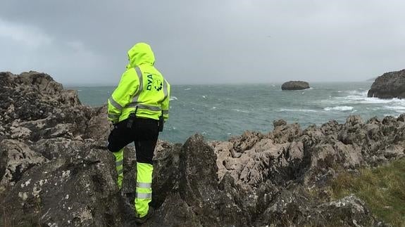 Suspendida la búsqueda del pescador desaparecido en la costa de Islares