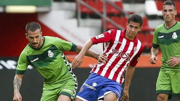 El Racing busca ante el Sporting B una victoria que dedicar a Nando Yosu