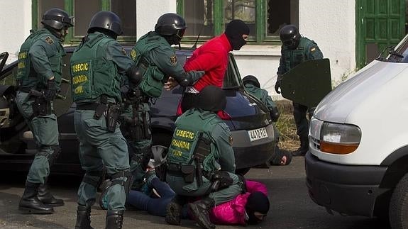 Cinco asociaciones crean una plataforma para que la Guardia Civil "no sea el vagón de cola"