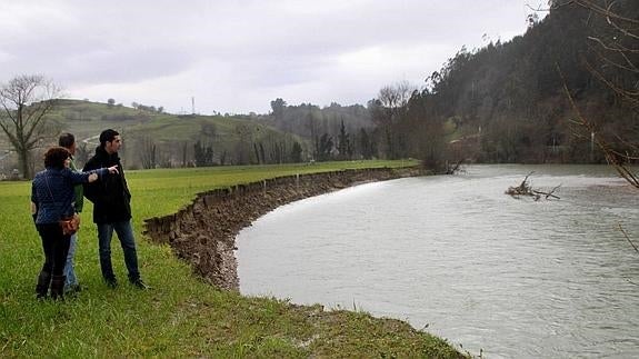 La Confederación Hidrográfica protege la vega de Molleda con una escollera