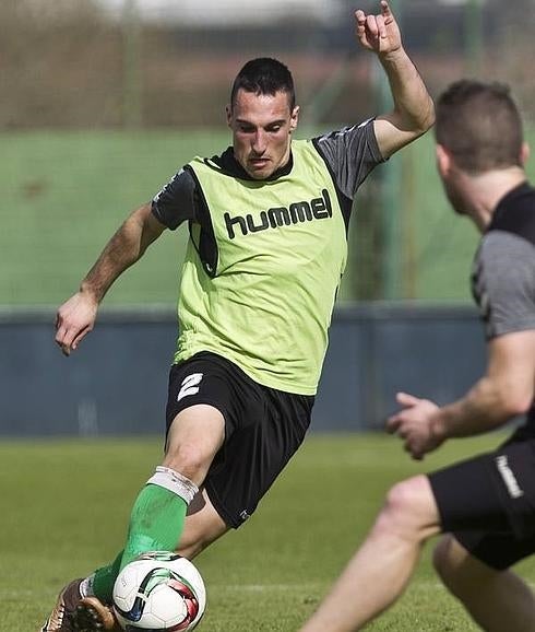 Primer entrenamiento de la temporada sin lesionados en La Albericia