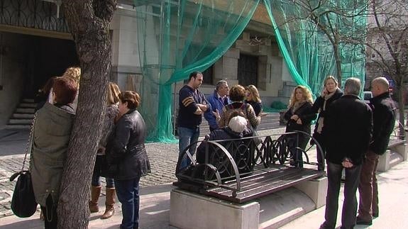 Los trabajadores de Correos se plantan "hartos de tragar polvo"
