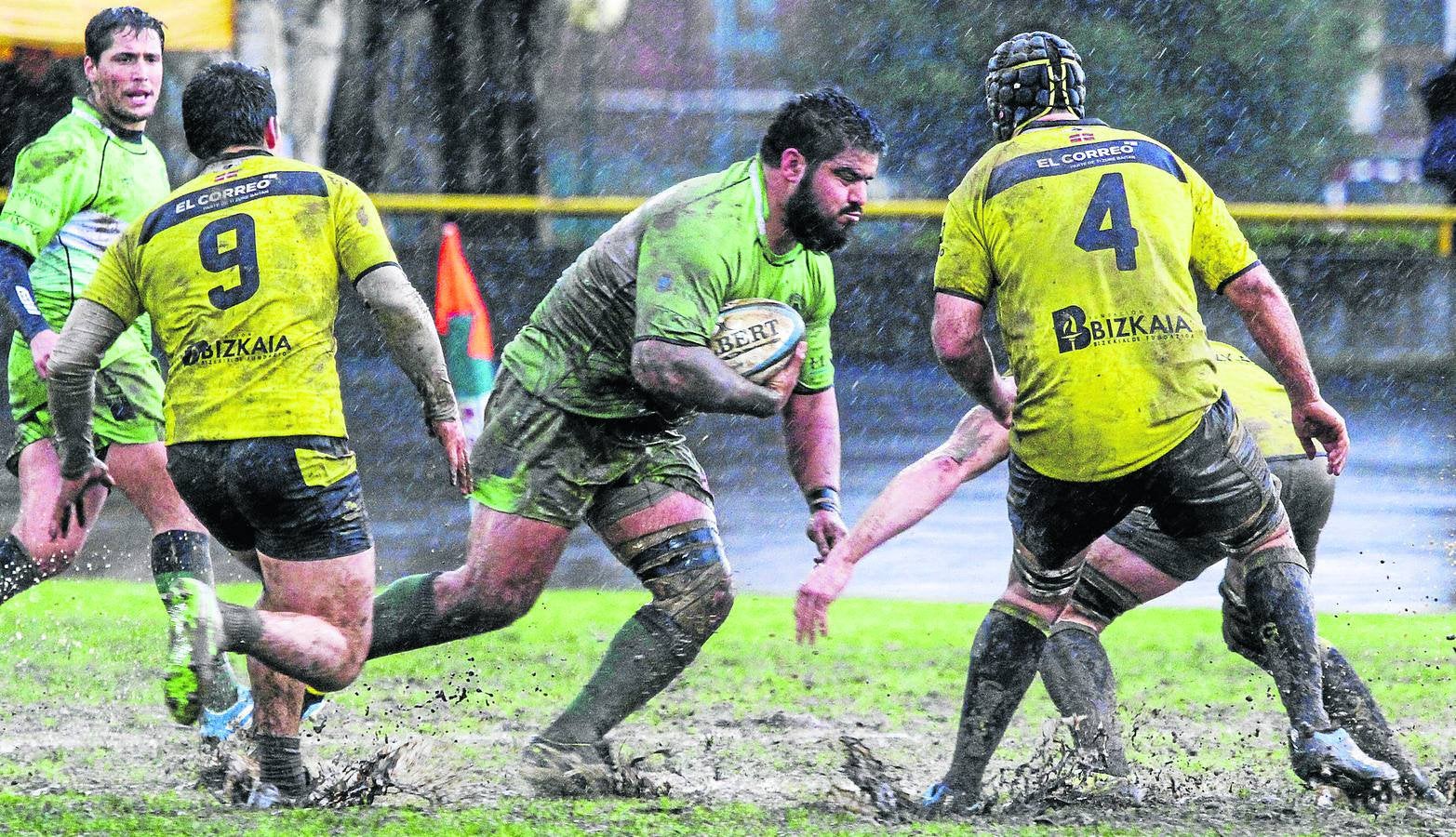 El Bathco derrota al Getxo y al barro